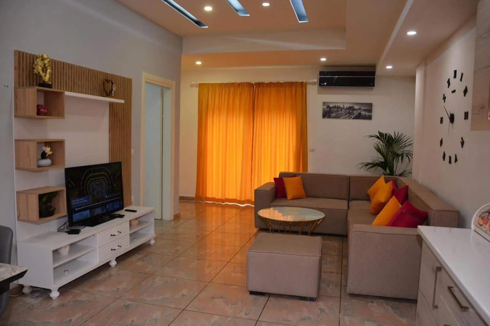 B&C Apartment Vlore 0*,