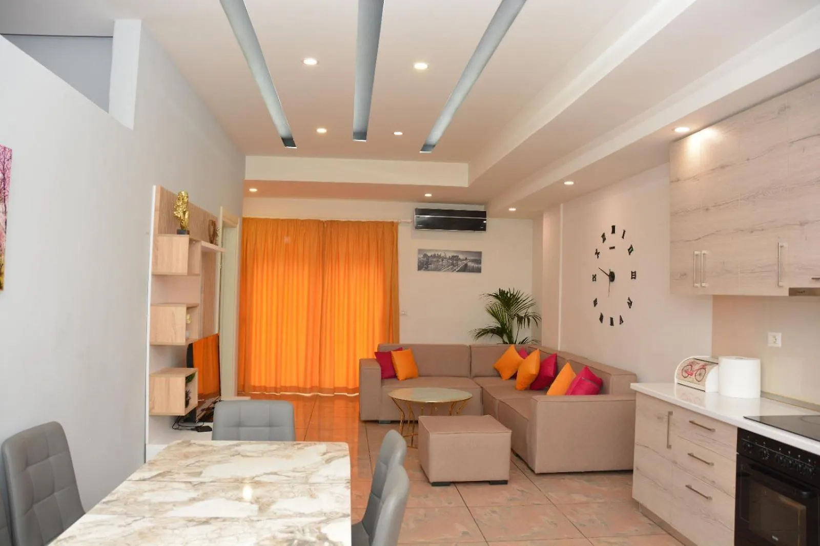 B&C Apartment Vlore 0*,  Albania